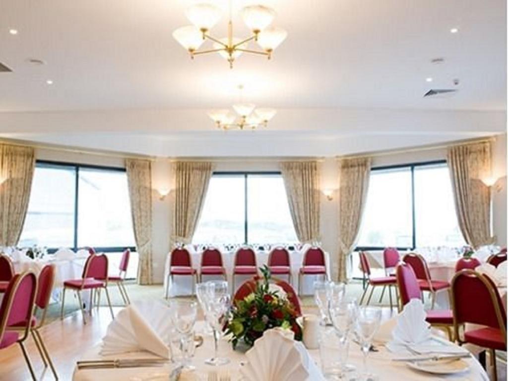 Malin Court Hotel And Restaurant Эр Экстерьер фото