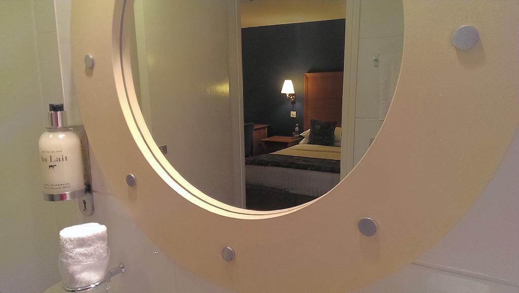 Malin Court Hotel And Restaurant Эр Номер фото