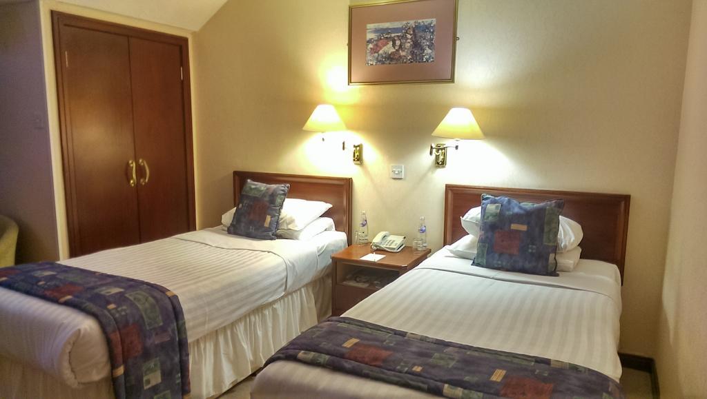 Malin Court Hotel And Restaurant Эр Номер фото