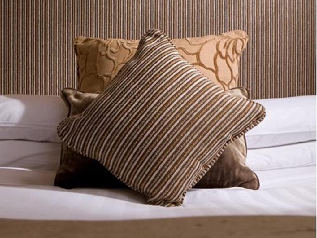 Malin Court Hotel And Restaurant Эр Номер фото